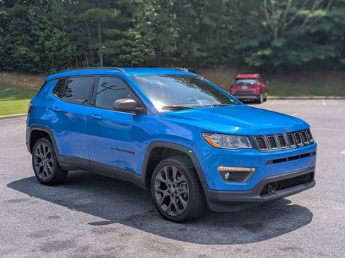 Used 2021 Jeep Compass Latitude w/ Driver Assistance Group AWD/4WD image 11