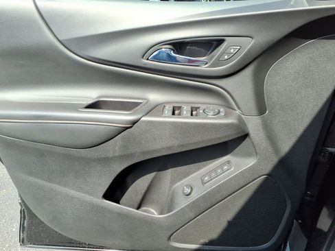 Used 2018 Chevrolet Equinox Premier FWD image 21