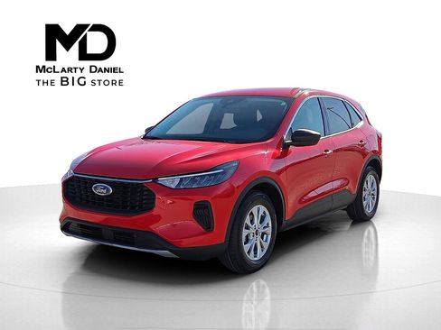 Used 2024 Ford Escape Active w/ Cold Weather Package image 2