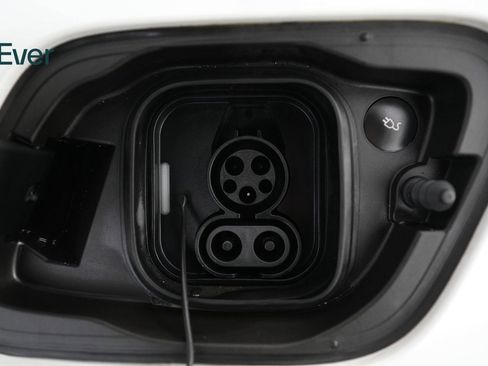 Used 2023 Volvo XC40 Recharge Plus w/ Protection Package Premier image 10