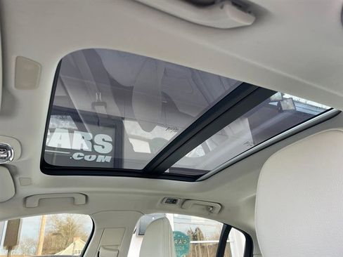 Used 2020 Volvo S60 T6 Momentum image 18