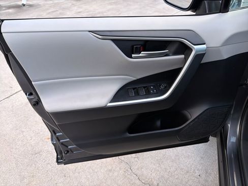 Used 2025 Toyota RAV4 XLE w/ Convenience Package image 17