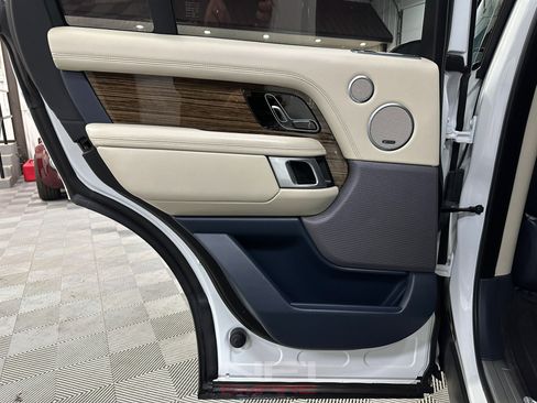 Used 2018 Land Rover Range Rover Supercharged image 47