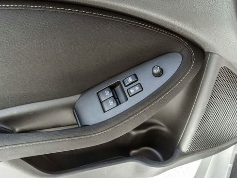 Used 2017 Nissan 370Z Coupe RWD image 12
