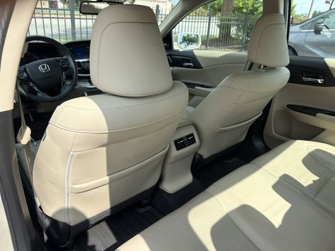 Used 2015 Honda Accord EX-L image 24