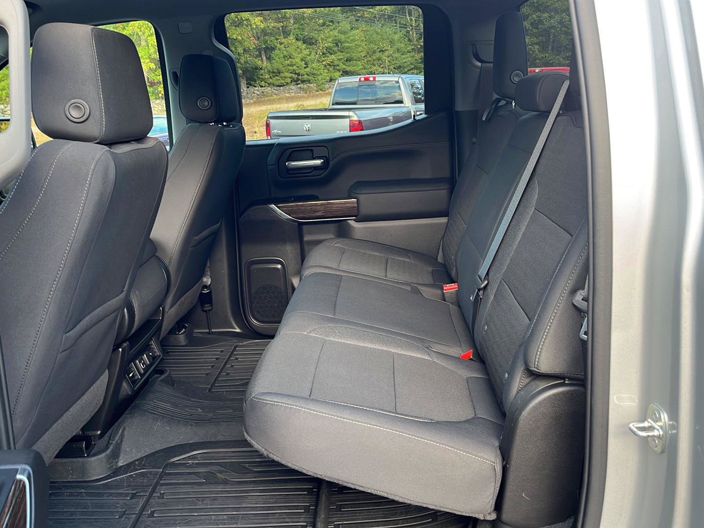 Used 2022 GMC Sierra 1500 SLE AWD/4WD image 12