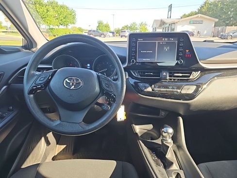 Used 2021 Toyota C-HR LE FWD image 2