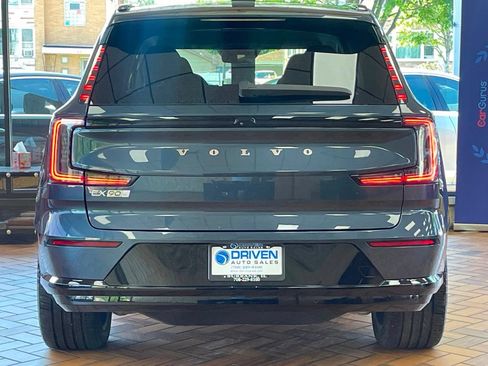 Used 2025 Volvo EX90 Ultra AWD/4WD image 9
