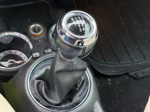 Used 2011 MINI Cooper Convertible image 19