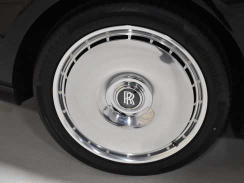New 2027 Rolls-Royce Phantom Sedan RWD image 14