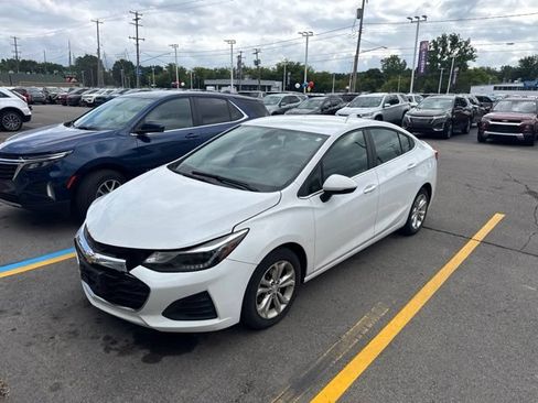 Used 2019 Chevrolet Cruze LT w/ LT Fleet Convenience Package FWD image 1