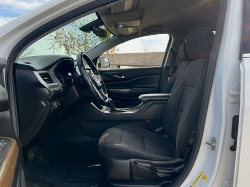 Used 2019 GMC Acadia SLE image 17