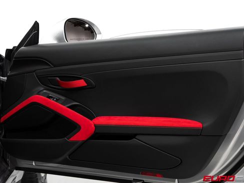 Used 2019 Porsche 911 GT2 RS RWD image 33