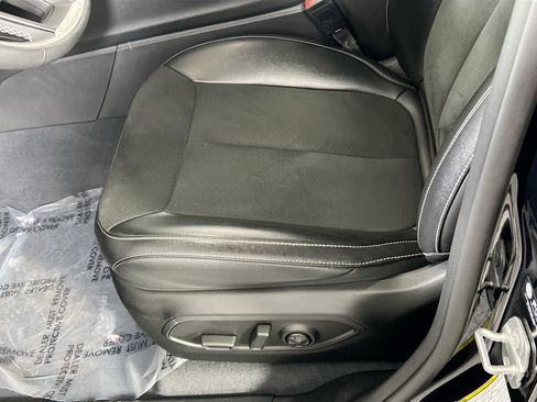 Used 2023 Jeep Grand Cherokee Altitude image 18