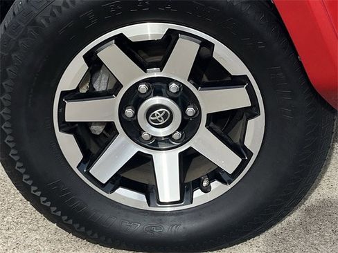 Used 2021 Toyota 4Runner TRD Off-Road Premium image 10