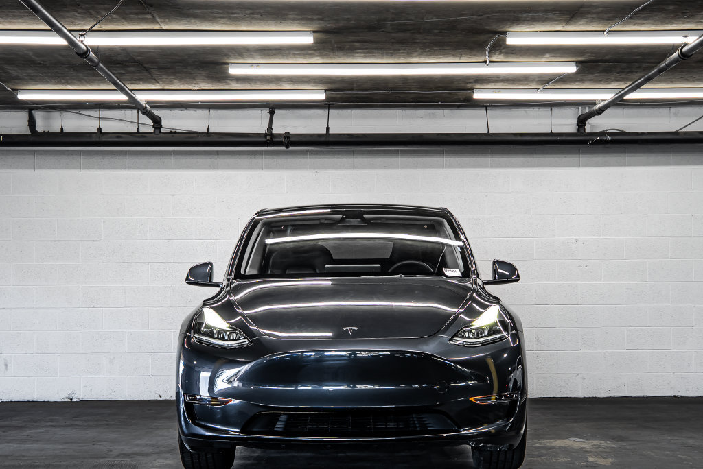 Used 2025 Tesla Model Y Long Range RWD image 8