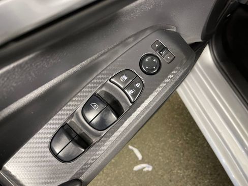 Used 2024 Nissan Altima 2.5 SV w/ SV Premium Package image 18