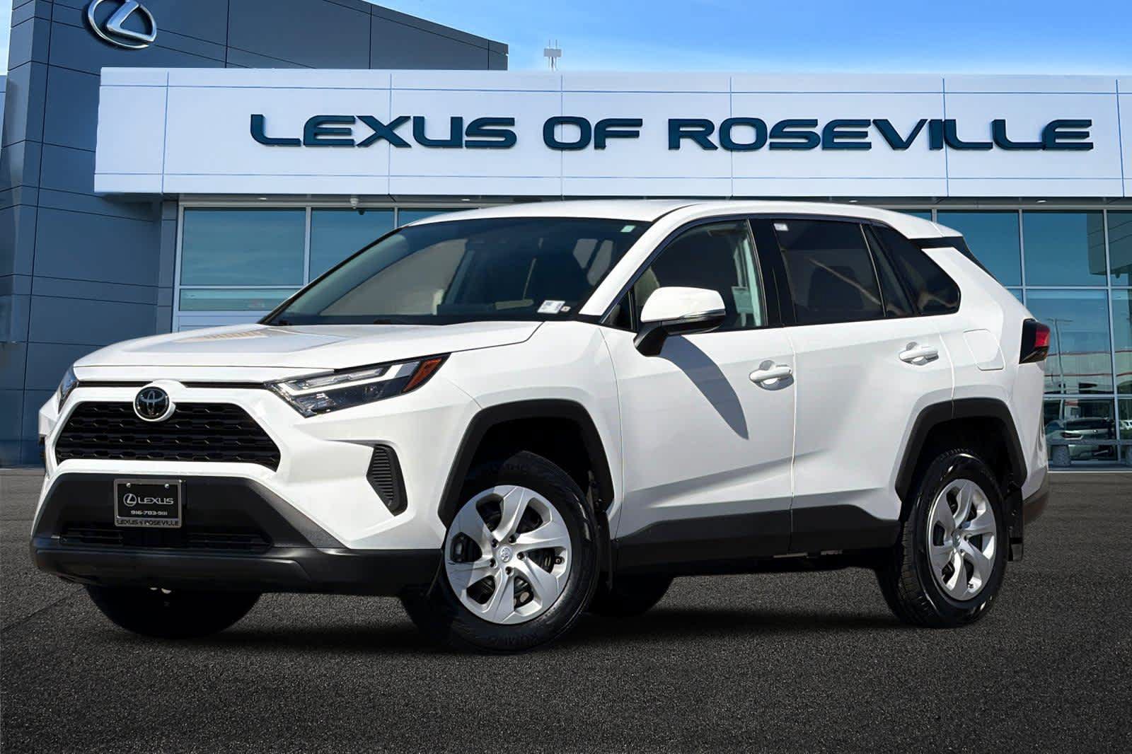 Used 2025 Toyota RAV4 LE AWD/4WD image 1