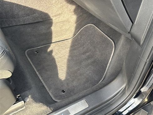 Used 2020 Land Rover Discovery Sport image 39