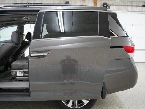 Used 2016 Honda Odyssey Touring Elite image 34