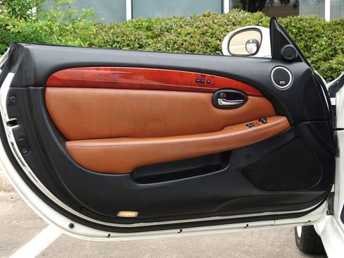 Used 2006 Lexus SC 430 Convertible image 36