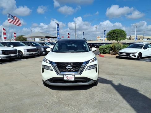 Used 2023 Nissan Rogue SV FWD image 8
