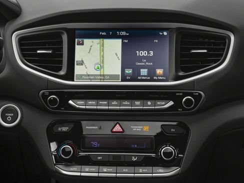 Used 2017 Hyundai Ioniq Electric image 11