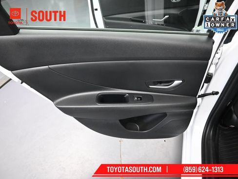 Used 2025 Hyundai Elantra SE FWD image 25