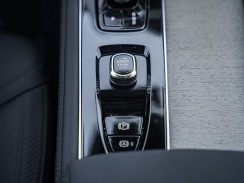 New 2026 Volvo XC90 B6 Plus w/ Protection Package Premier image 25