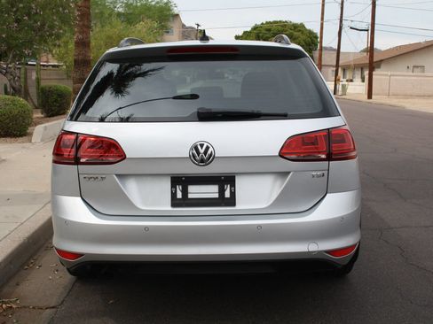Used 2015 Volkswagen Golf SE w/ Lighting Package FWD image 5