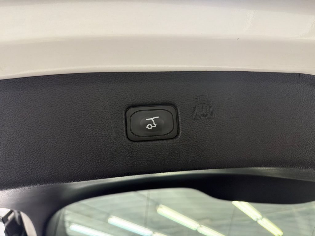 Used 2020 Ford Edge Titanium w/ Equipment Group 301A FWD image 21
