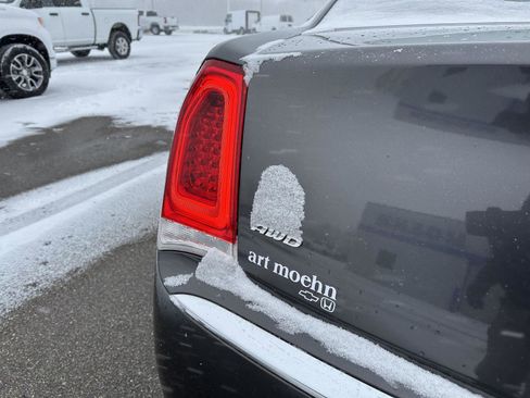 Used 2022 Chrysler 300 Touring image 3