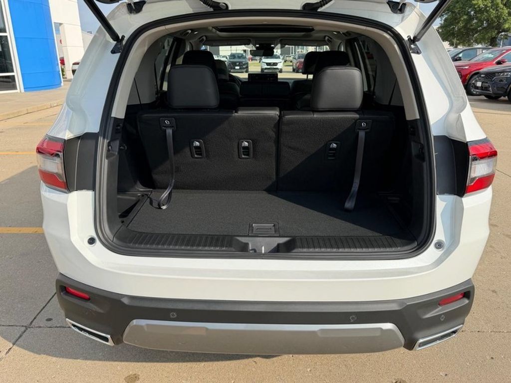 New 2026 Honda Pilot Touring image 4
