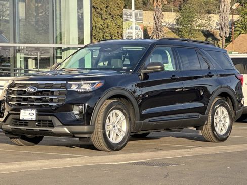 New 2026 Ford Explorer Active w/ Active Comfort Package RWD image 7