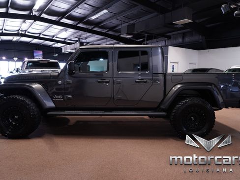 Used 2020 Jeep Gladiator Overland image 4