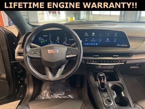 Used 2024 Cadillac XT4 Premium Luxury image 25
