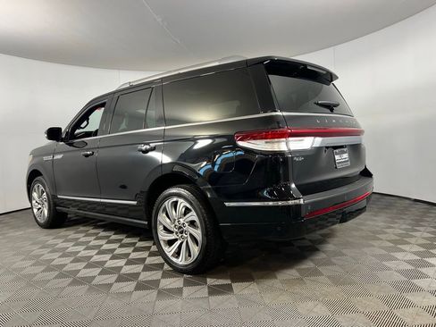Used 2024 Lincoln Navigator Reserve image 10