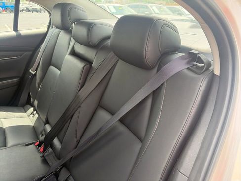 Used 2024 MAZDA MAZDA3 s FWD image 23