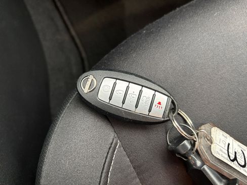 Used 2025 Nissan Altima 2.5 SV image 21