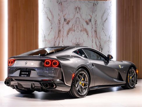 Used 2019 Ferrari 812 Superfast RWD image 3