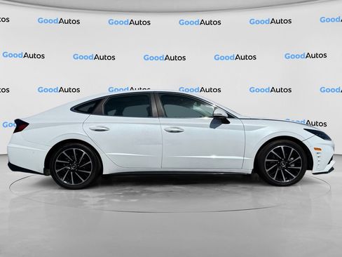 Used 2021 Hyundai Sonata Limited w/ Preferred Accessory Package FWD image 9
