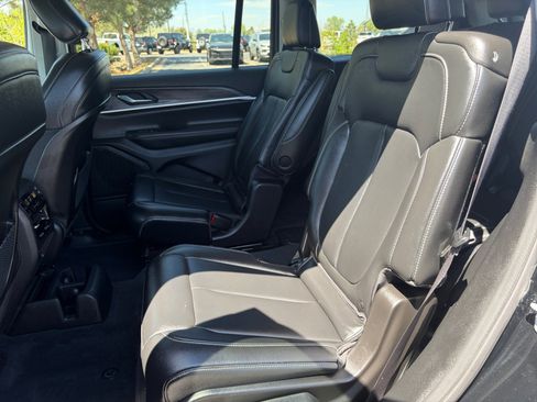 Used 2023 Jeep Grand Cherokee L Limited AWD/4WD image 24