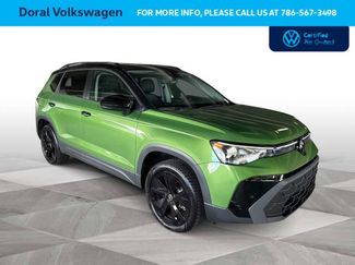 Used 2025 Volkswagen Taos SE video 2