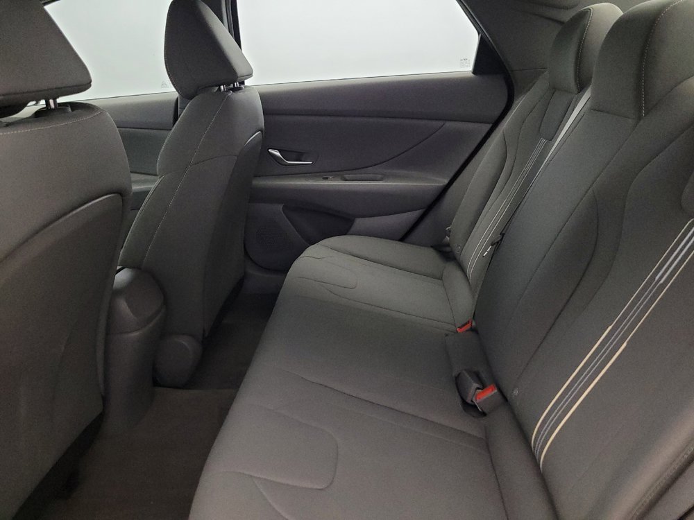 Used 2023 Hyundai Elantra SEL w/ Cargo Package FWD image 18