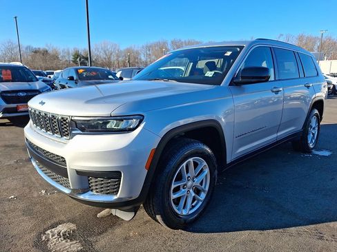 Used 2023 Jeep Grand Cherokee L Laredo image 3