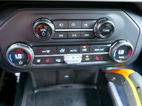 Used 2021 Ford Bronco Badlands image 25