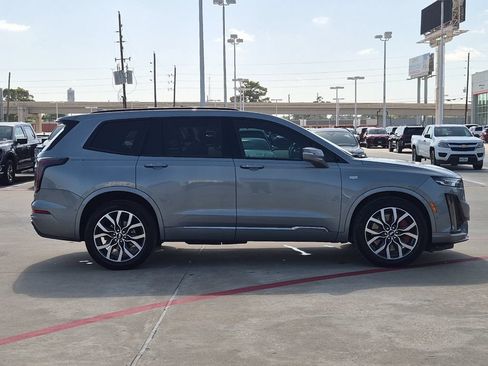 Used 2023 Cadillac XT6 Sport w/ Technology Package AWD/4WD image 7