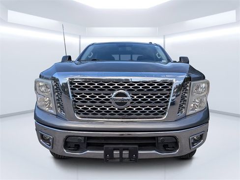 Used 2017 Nissan Titan SV image 7