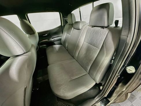 Used 2019 Toyota Tacoma TRD Sport AWD/4WD image 27