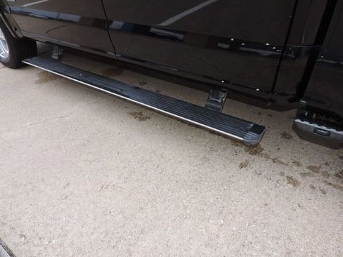 Used 2017 Ford F150 Platinum w/ Equipment Group 701A Luxury image 27